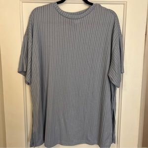 Light blue extra long short sleeve ribbed shirt with side slits from HM size XXL